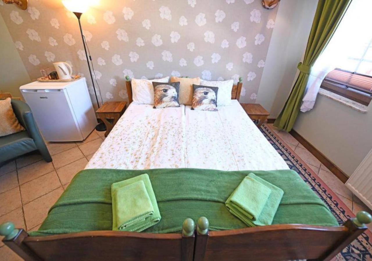 Gosciniec Malinowka Bed & Breakfast Krzeszna Ngoại thất bức ảnh