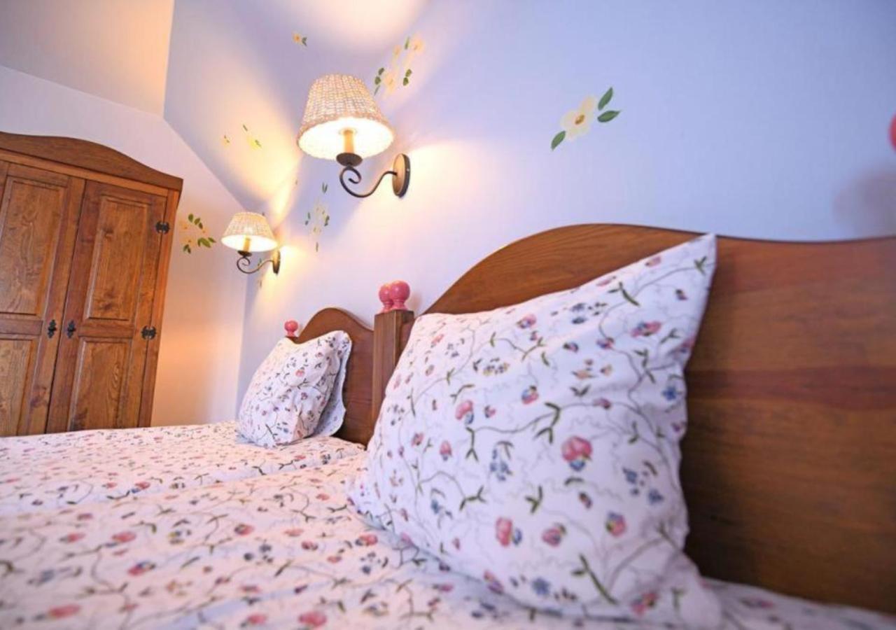 Gosciniec Malinowka Bed & Breakfast Krzeszna Ngoại thất bức ảnh