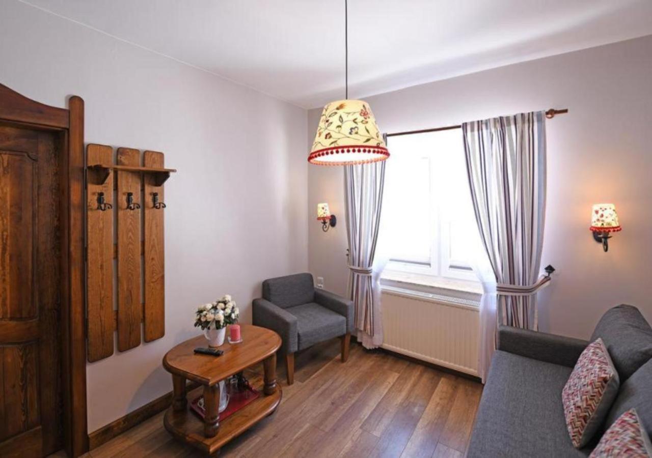 Gosciniec Malinowka Bed & Breakfast Krzeszna Ngoại thất bức ảnh
